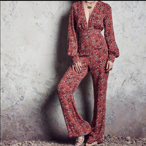 Free People Floral jumpsuit 💢Host Pick!💢 - Picture 4 of 9